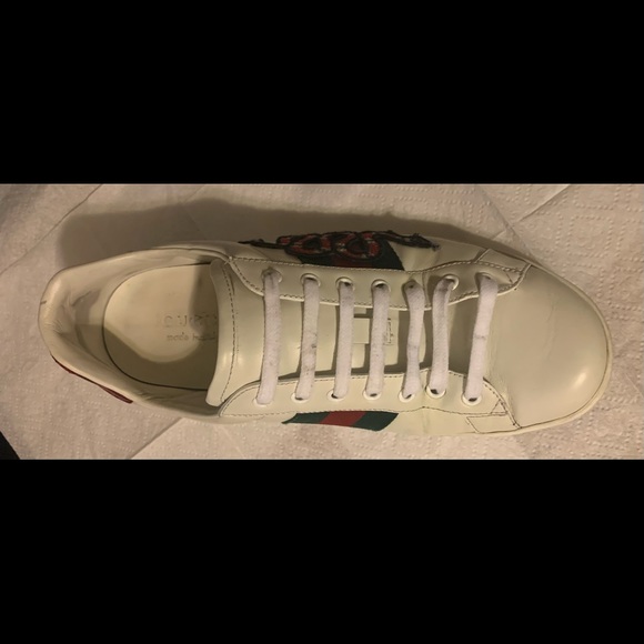 Mens 9.5 Gucci white shoes added colors are red and green with snake - Picture 5 of 7